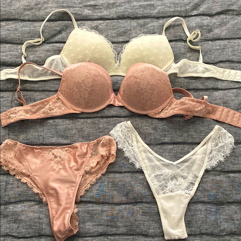 Intimissimi - Set - 2 bras & 2 thong bundle